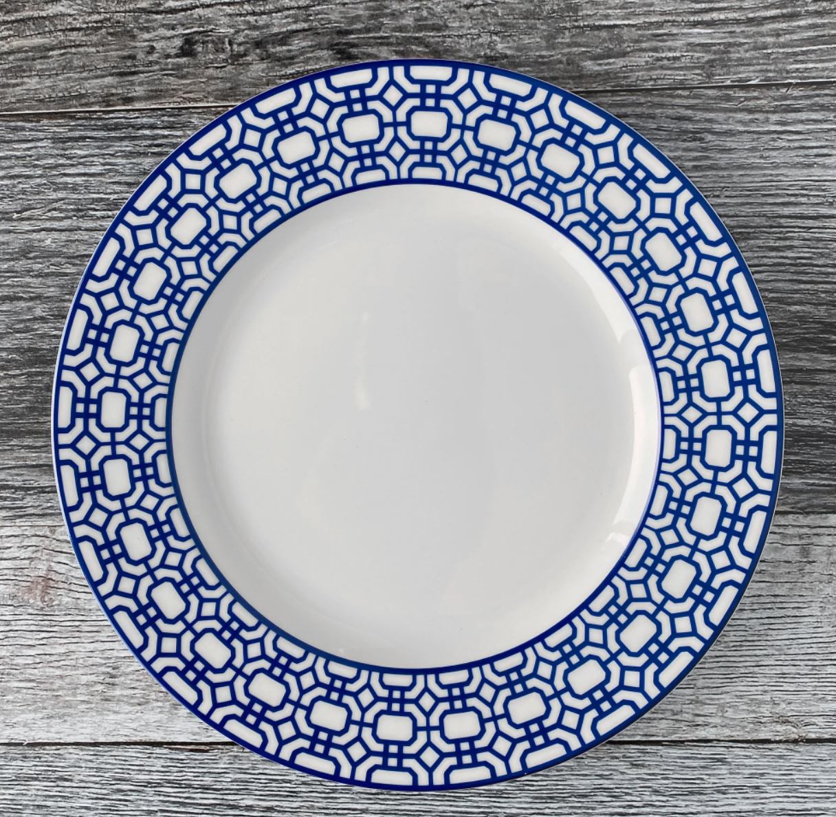 Blue Hampton Garden Dinner Plate – Classic Rimmed Design